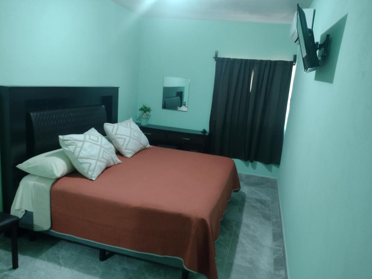 Hotel Prado'S Puerto San Carlos Eksteriør billede